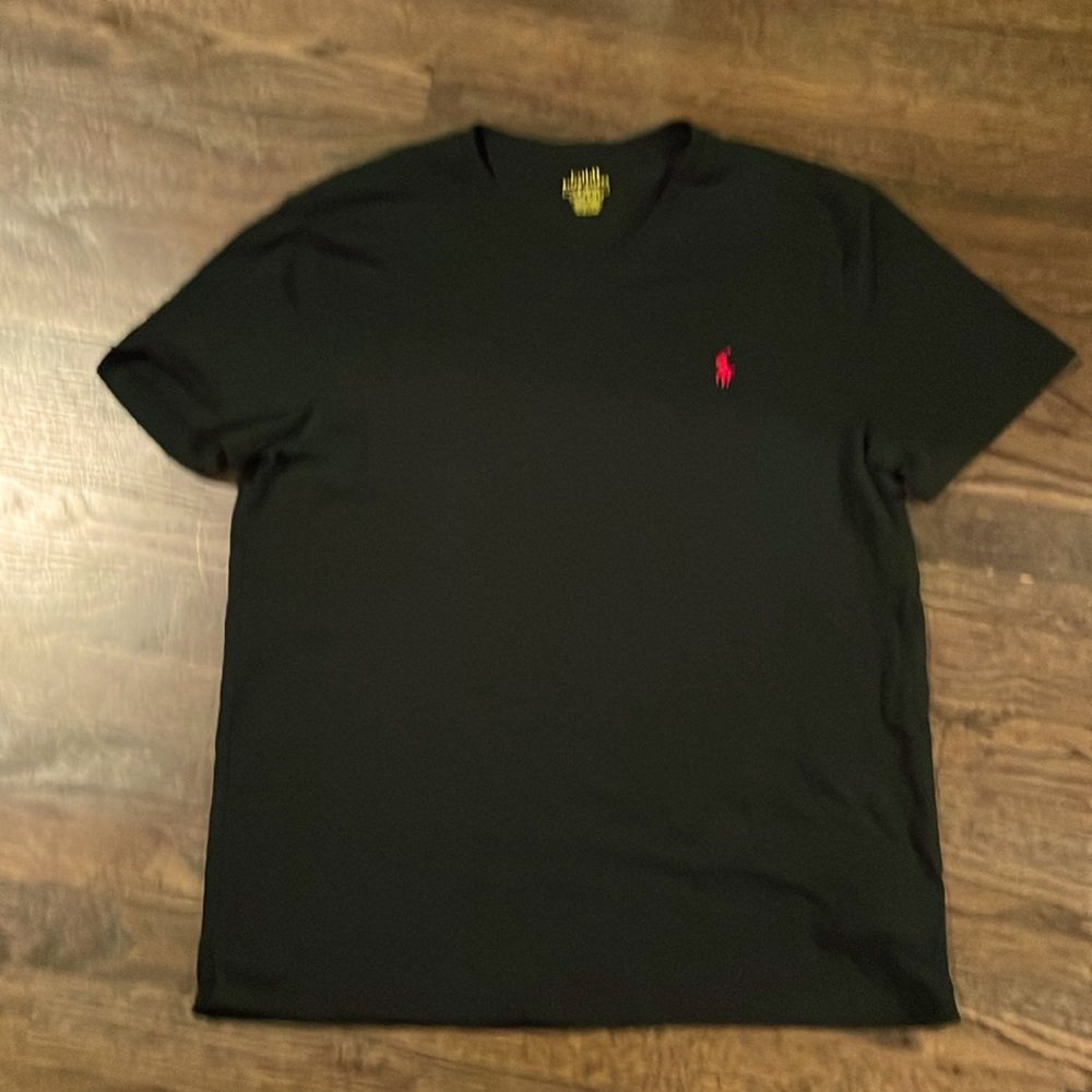 Men’s Polo Ralph Lauren vneck shirt - L